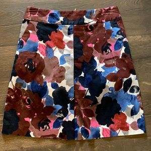 Floral express skirt with exposed zipper